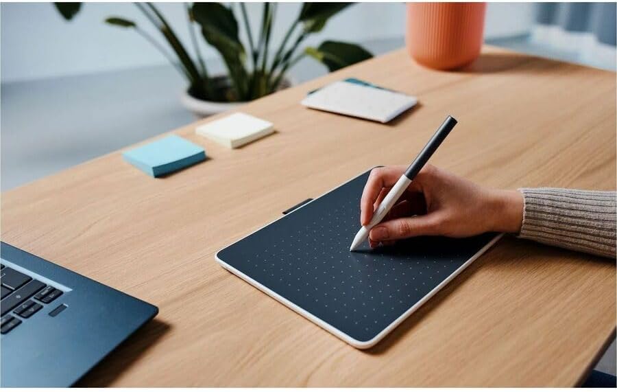 Wacom One Pen Tablet متوسط، ضمان سنة واحدة | CTC6110WLW1B